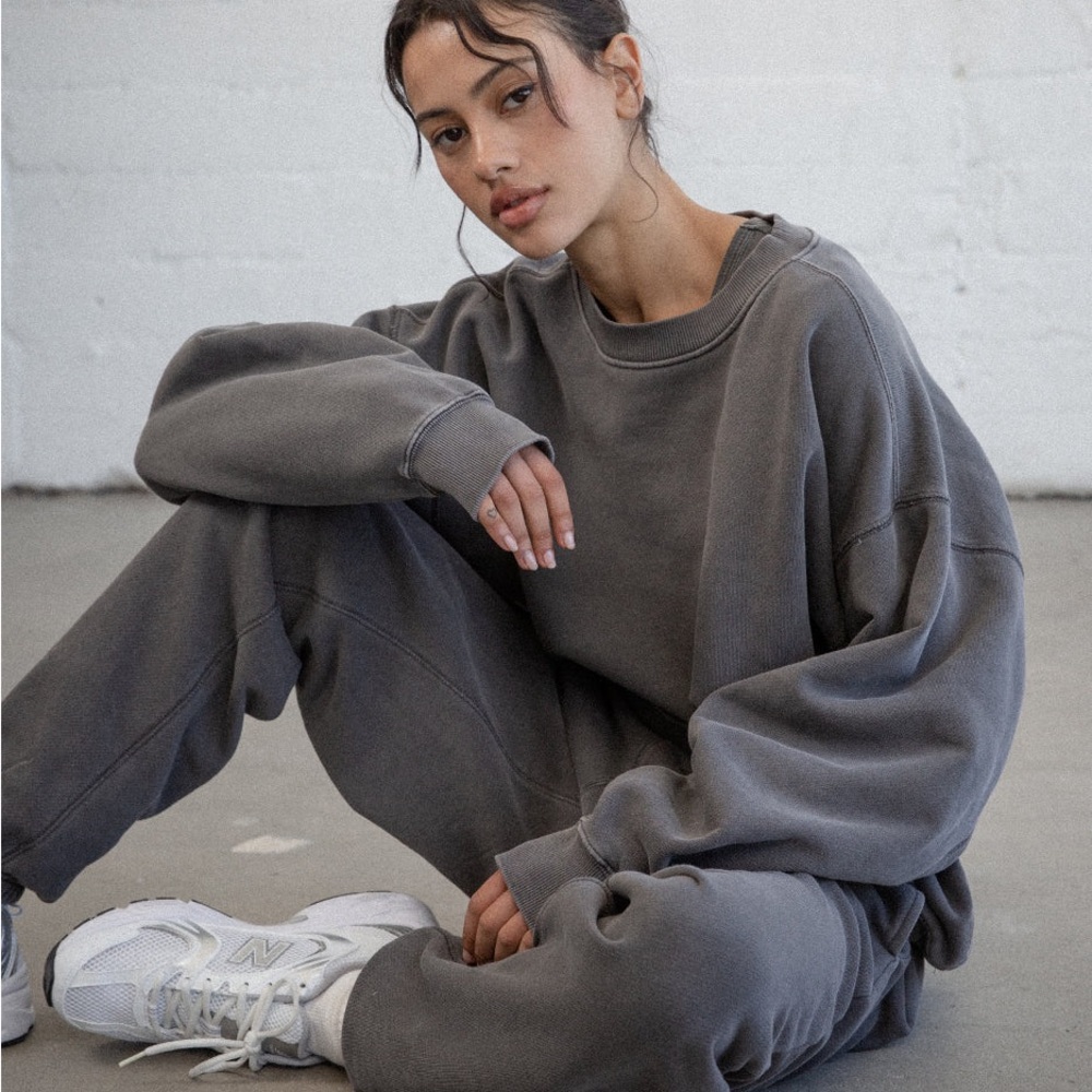 Elwood Oversized Core Crewneck Vintage Gray